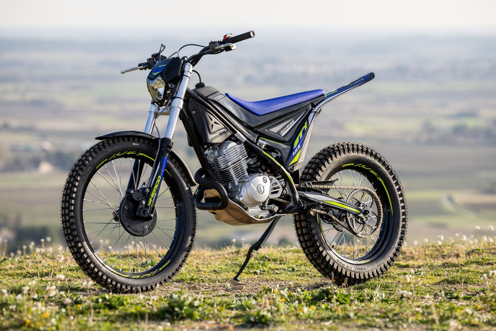SHERCO-TY-125-LONG-RIDE-MY24-OUTDOOR-scaled-min
